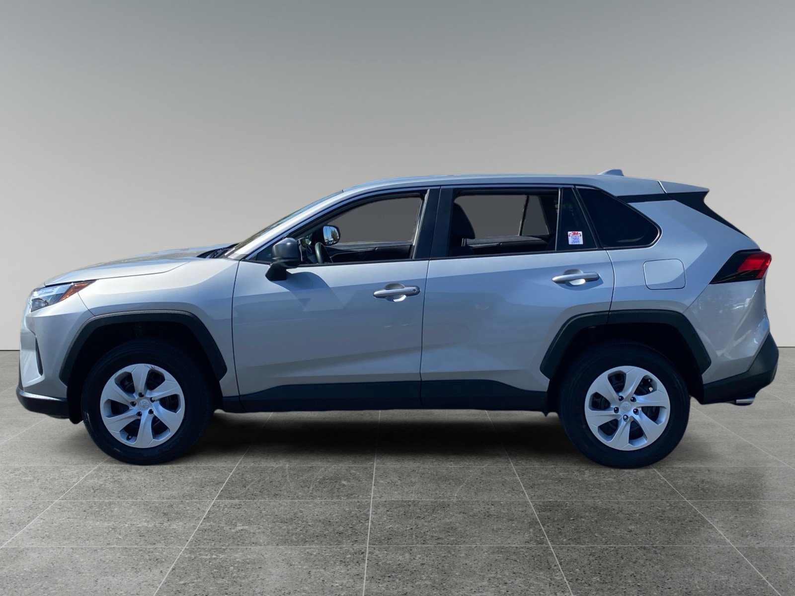 Used 2025 Toyota RAV4 LE AWD/4WD image 2