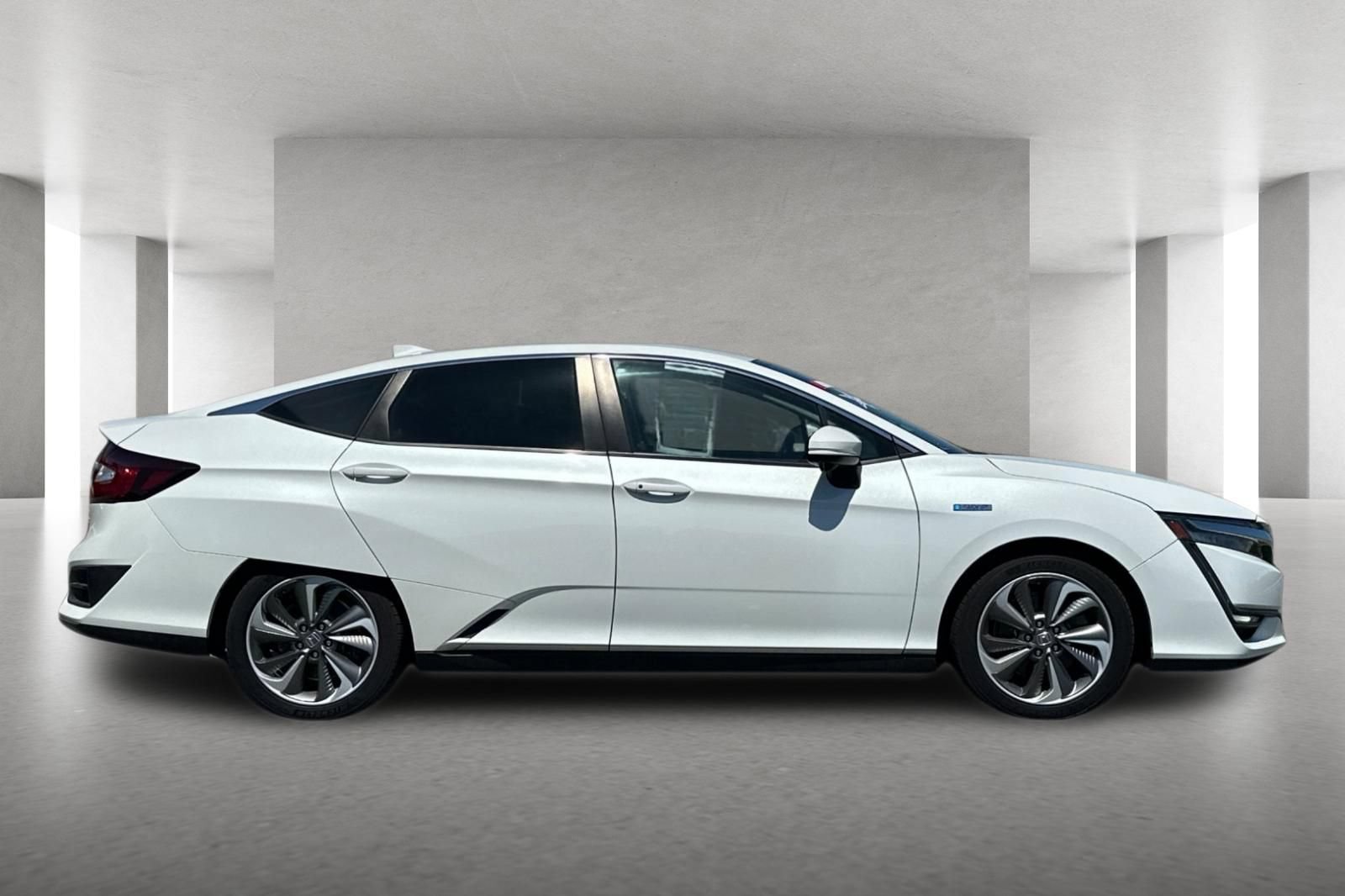 Used 2020 Honda Clarity Touring image 3