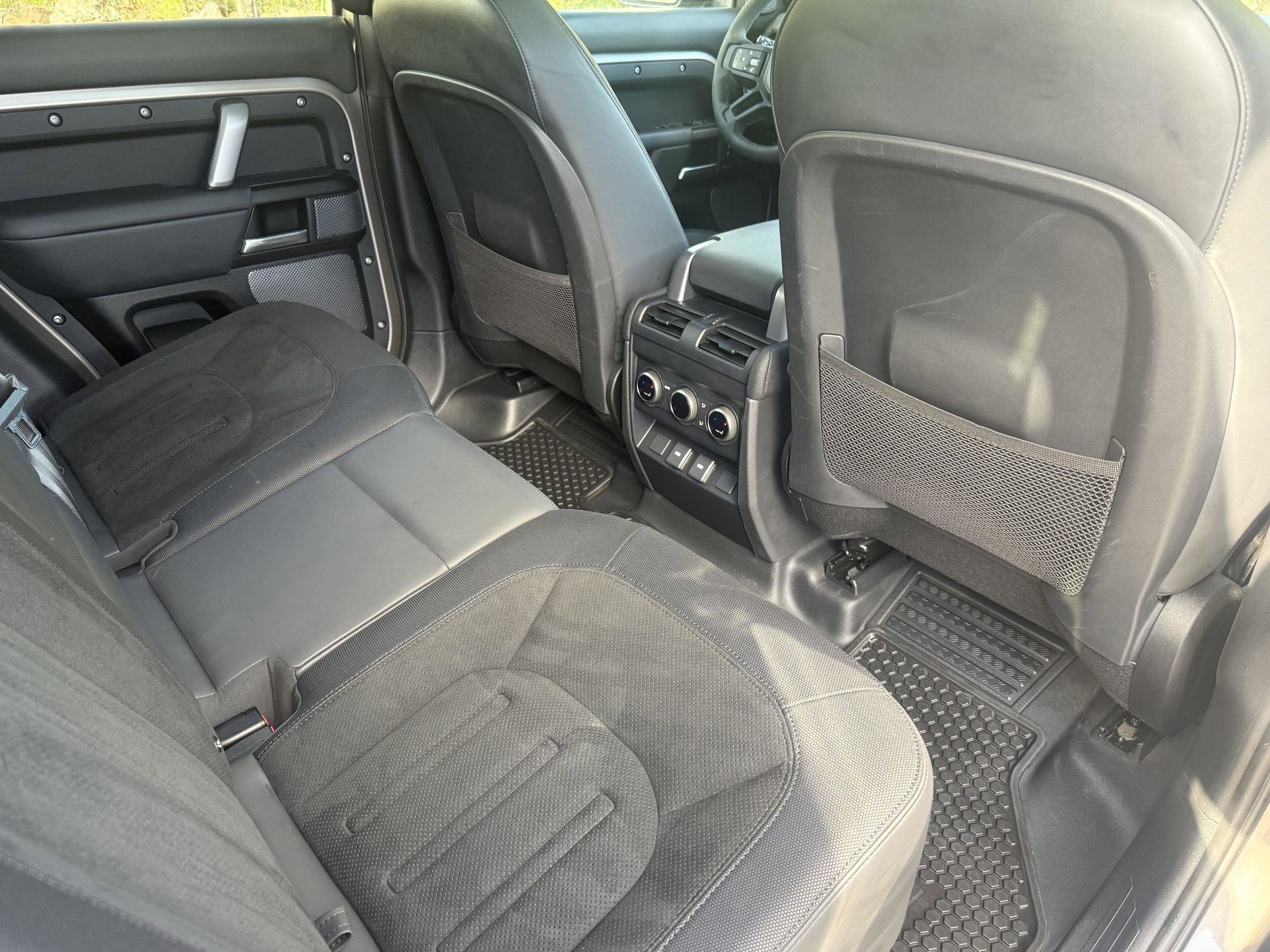 Certified 2023 Land Rover Defender 110 V8 image 41