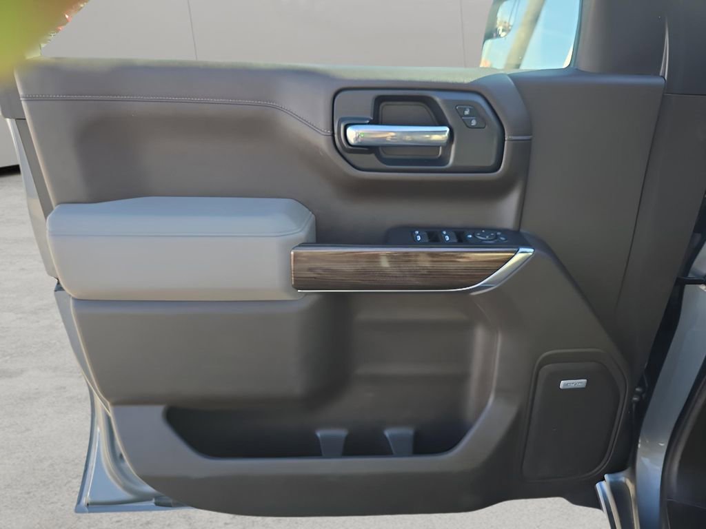 Used 2021 Chevrolet Silverado 1500 LT Trail Boss w/ Convenience Package II image 10