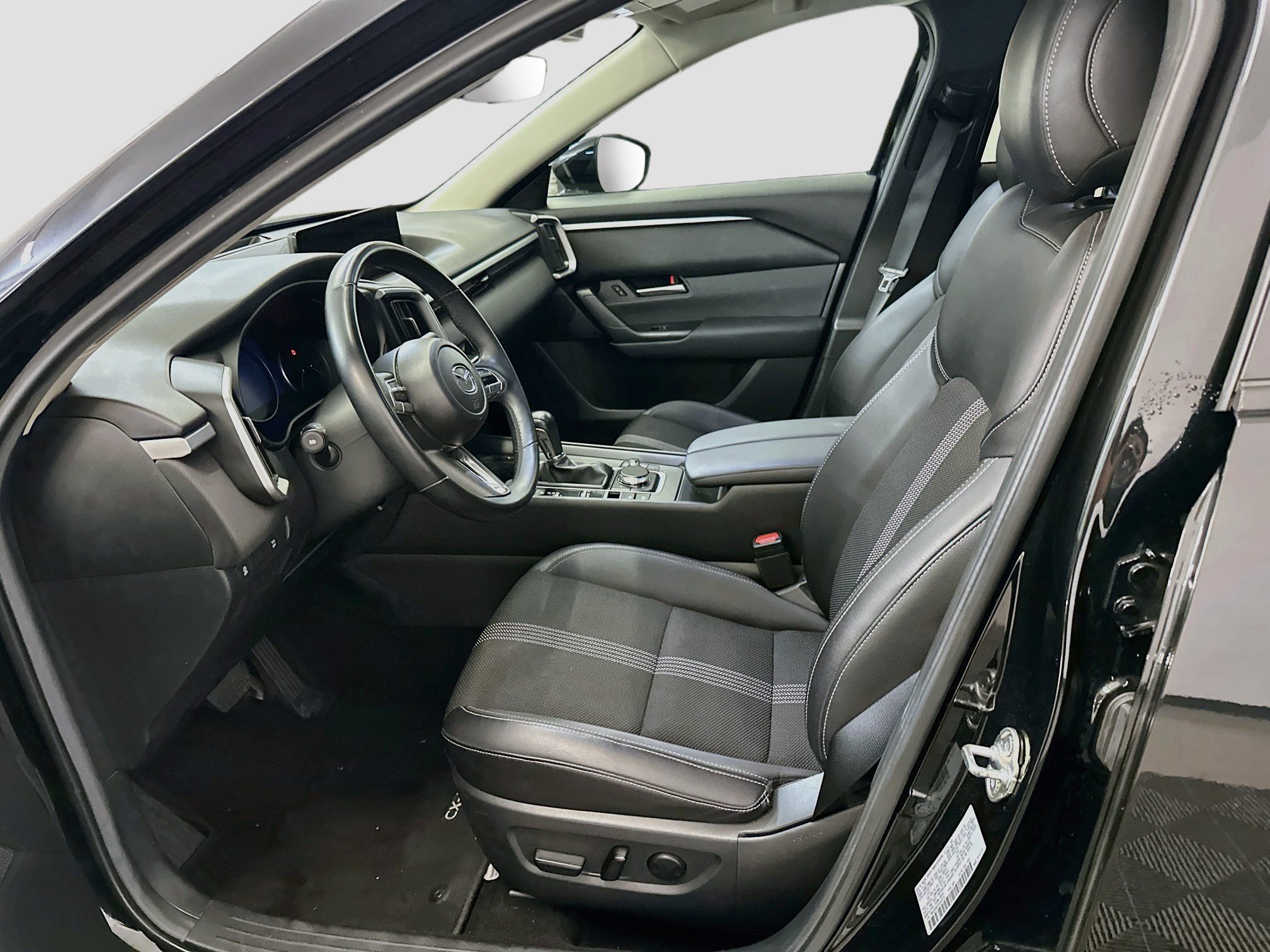Used 2025 MAZDA CX-50 AWD 2.5 S w/ Preferred Package image 13
