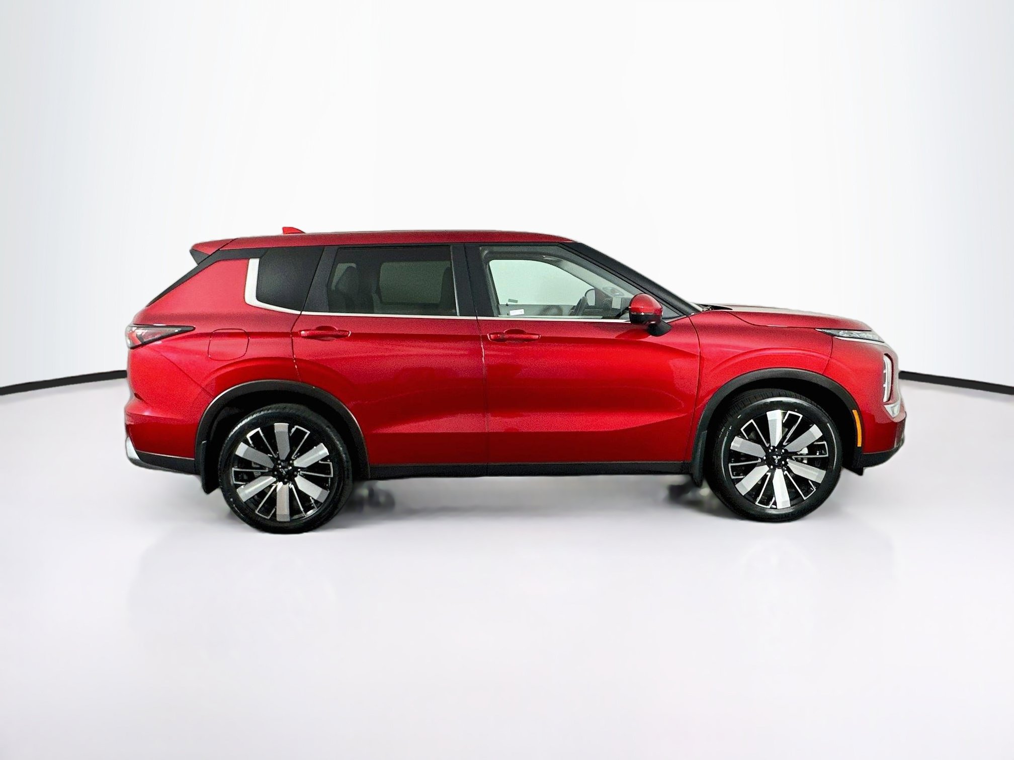 Used 2025 Mitsubishi Outlander SE FWD image 10