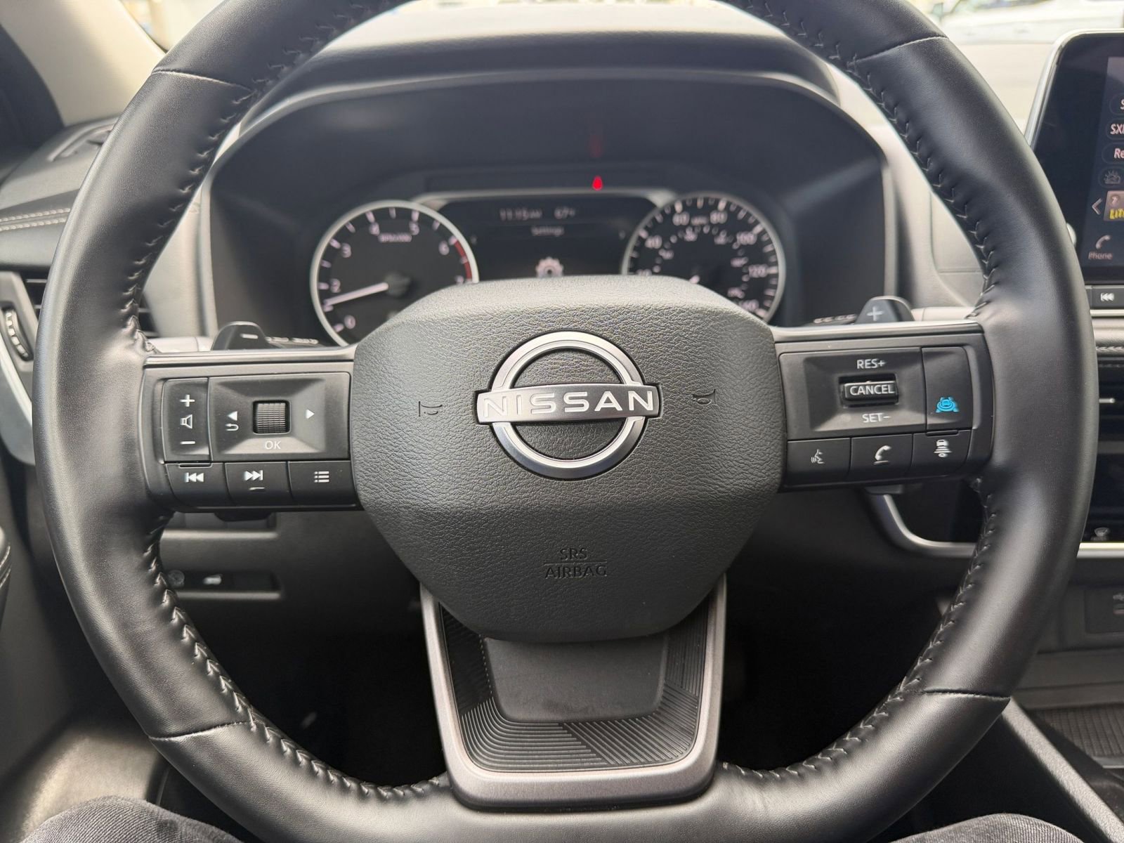 Used 2025 Nissan Rogue SV FWD image 30