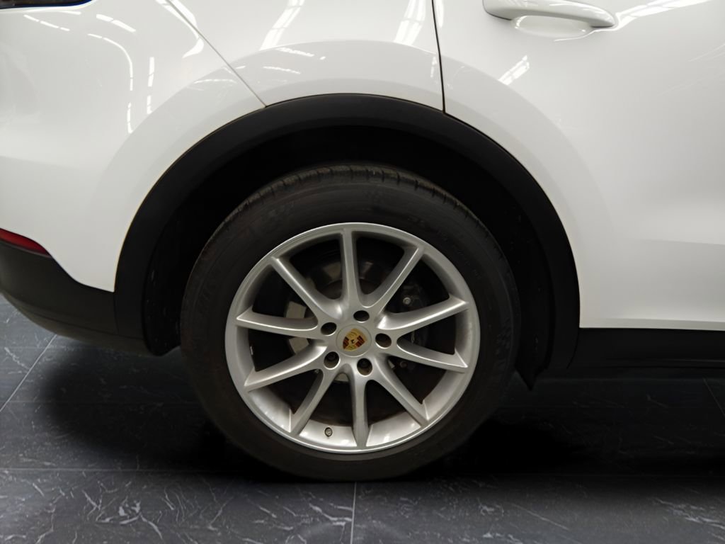 Used 2023 Porsche Cayenne image 35