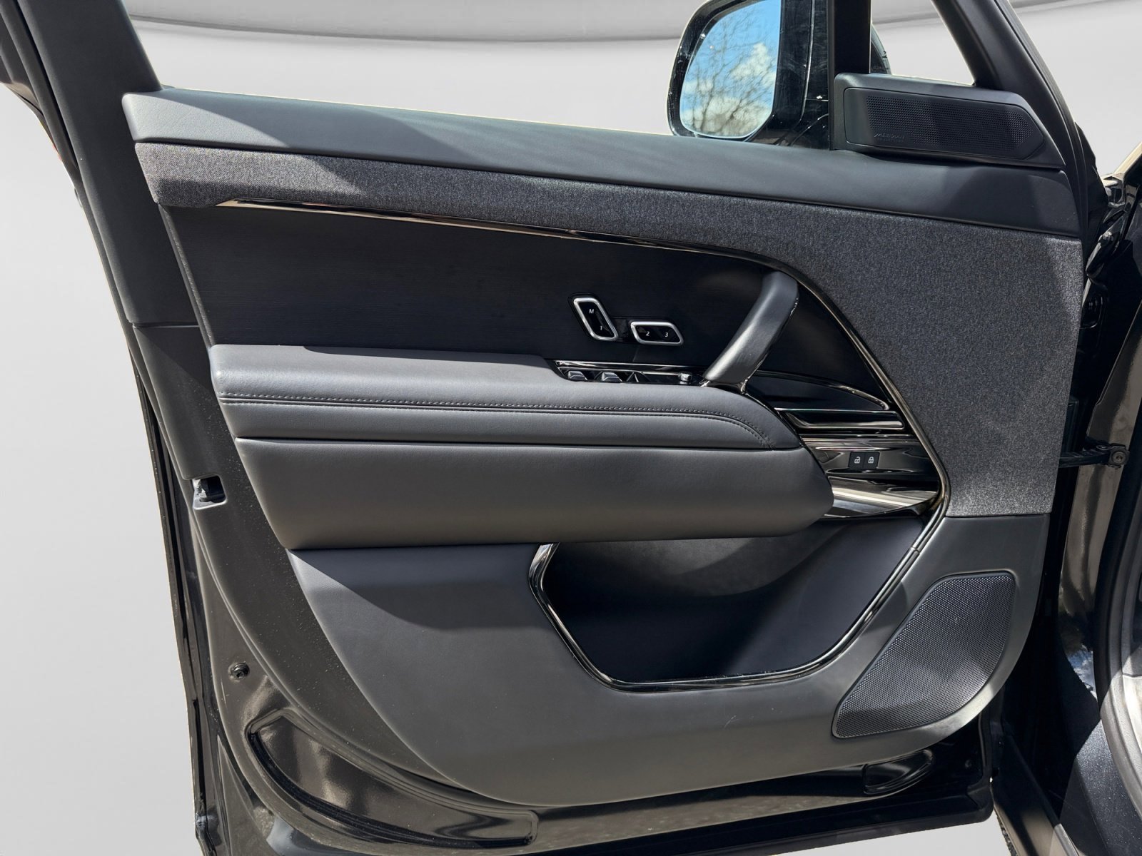 Used 2024 Land Rover Range Rover Sport Dynamic SE image 12