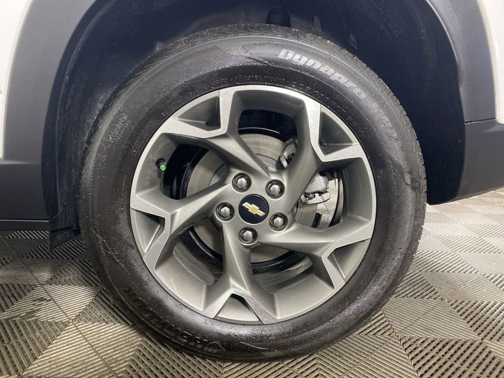 Certified 2025 Chevrolet Trax LT w/ Driver Confidence Package image 33