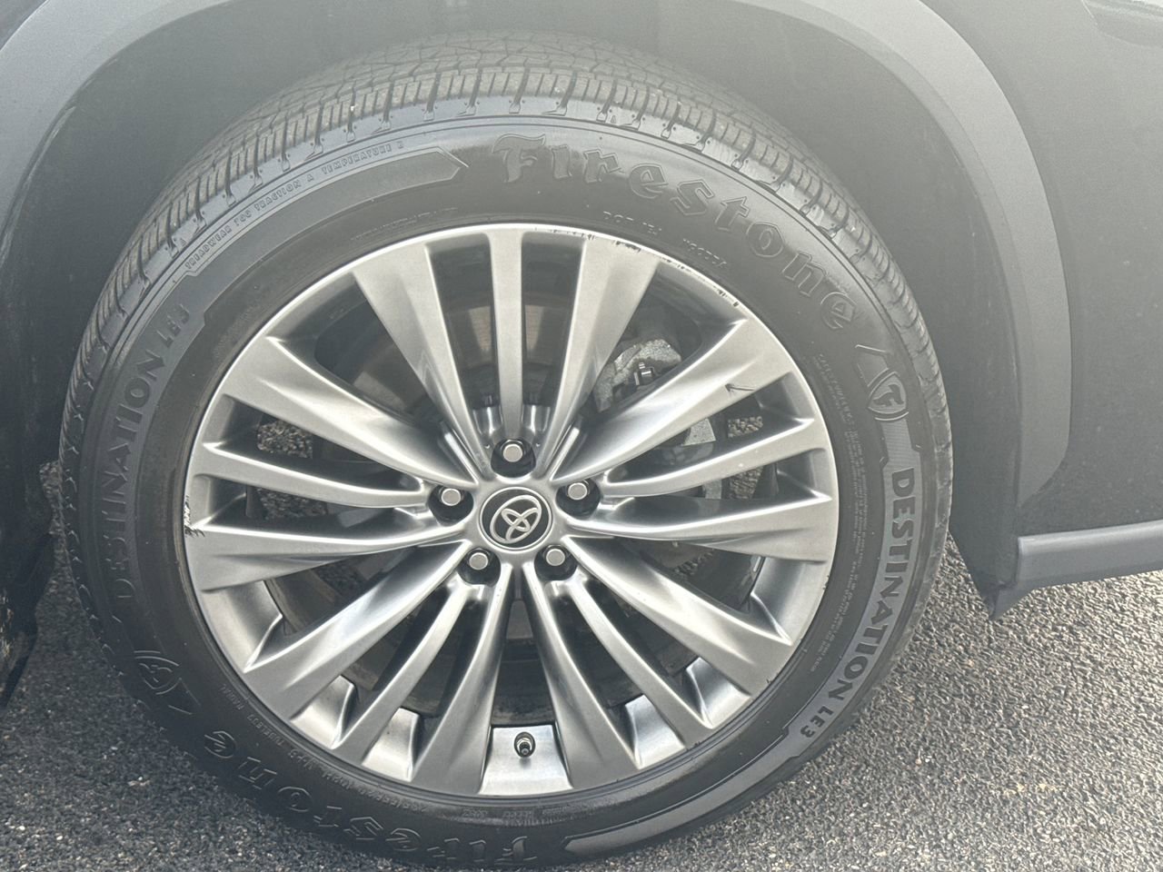 Used 2020 Toyota Highlander Platinum image 9