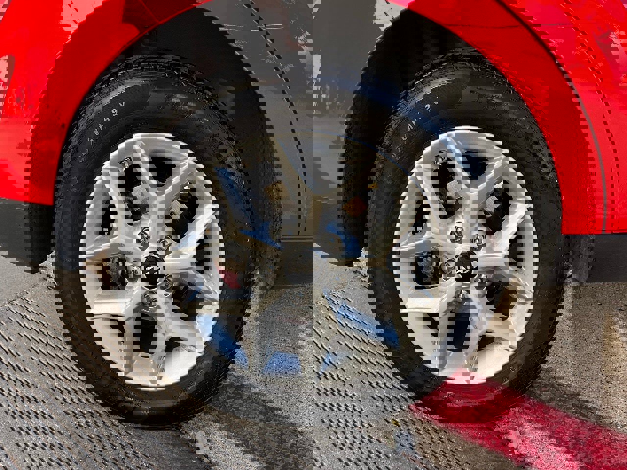 Used 2025 Kia Soul LX w/ LX Technology Package image 9