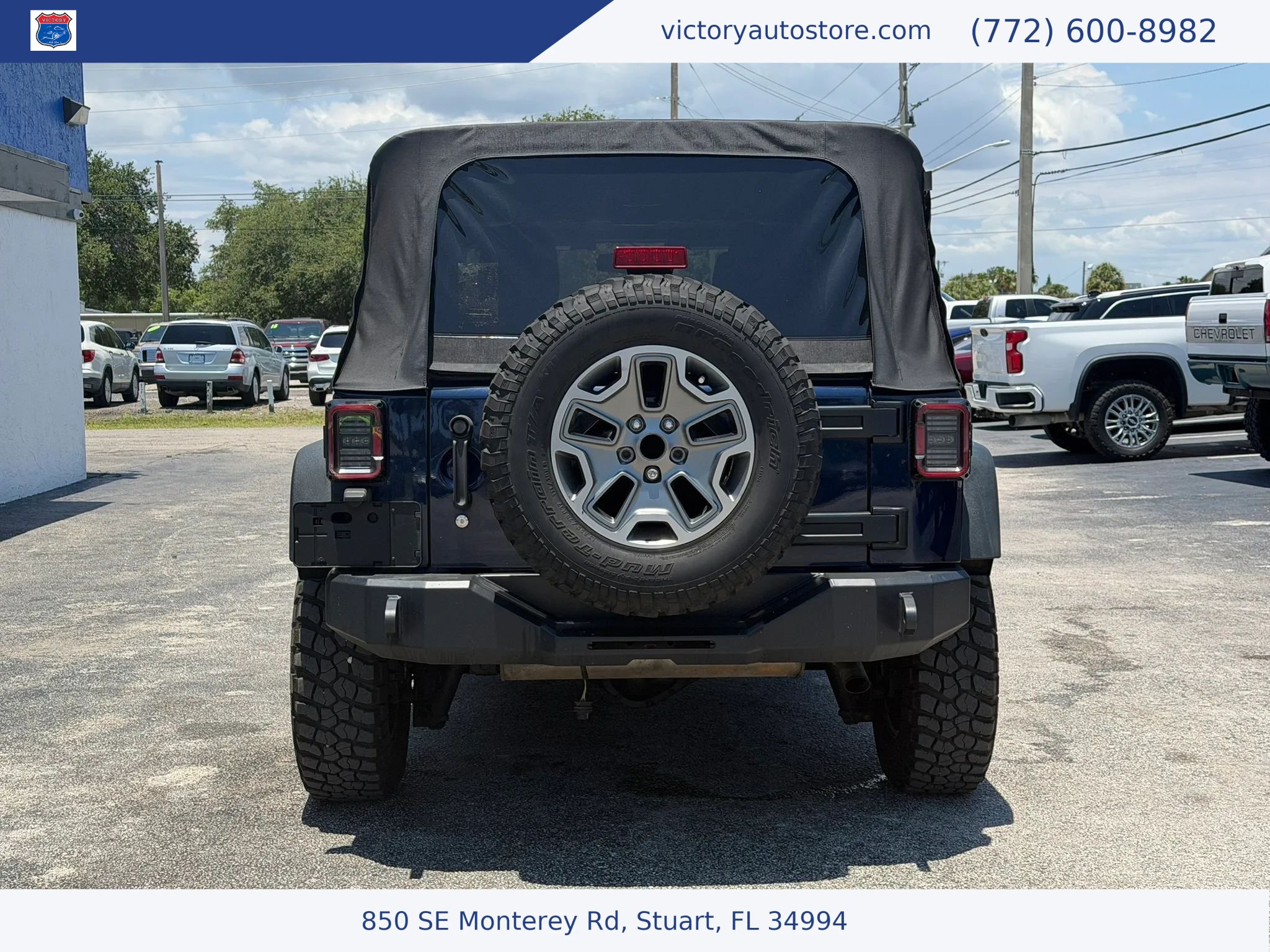 Used 2013 Jeep Wrangler Unlimited Rubicon w/ Connectivity Group AWD/4WD image 4