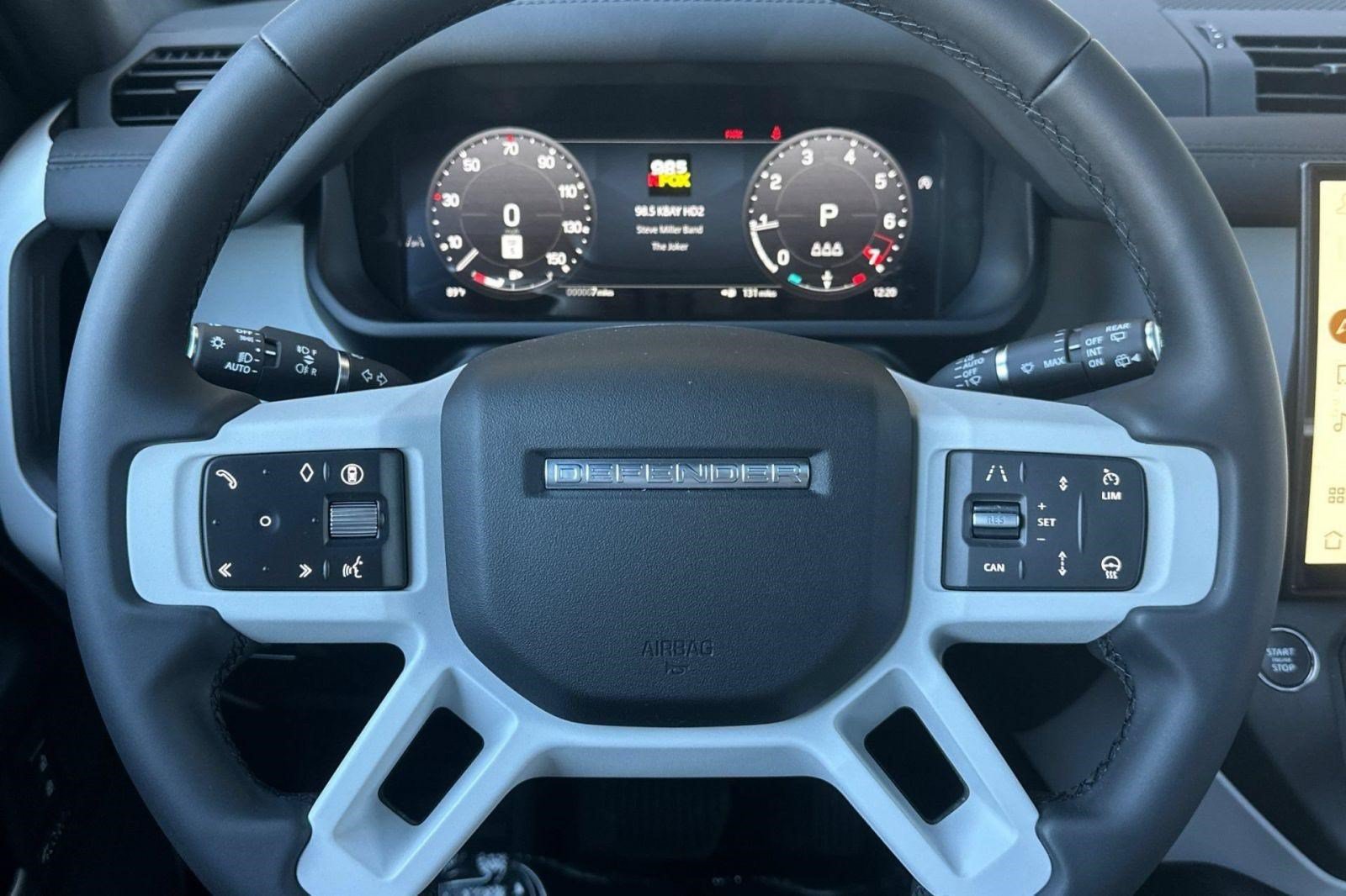 New 2026 Land Rover Defender 110 X-Dynamic SE AWD/4WD image 10
