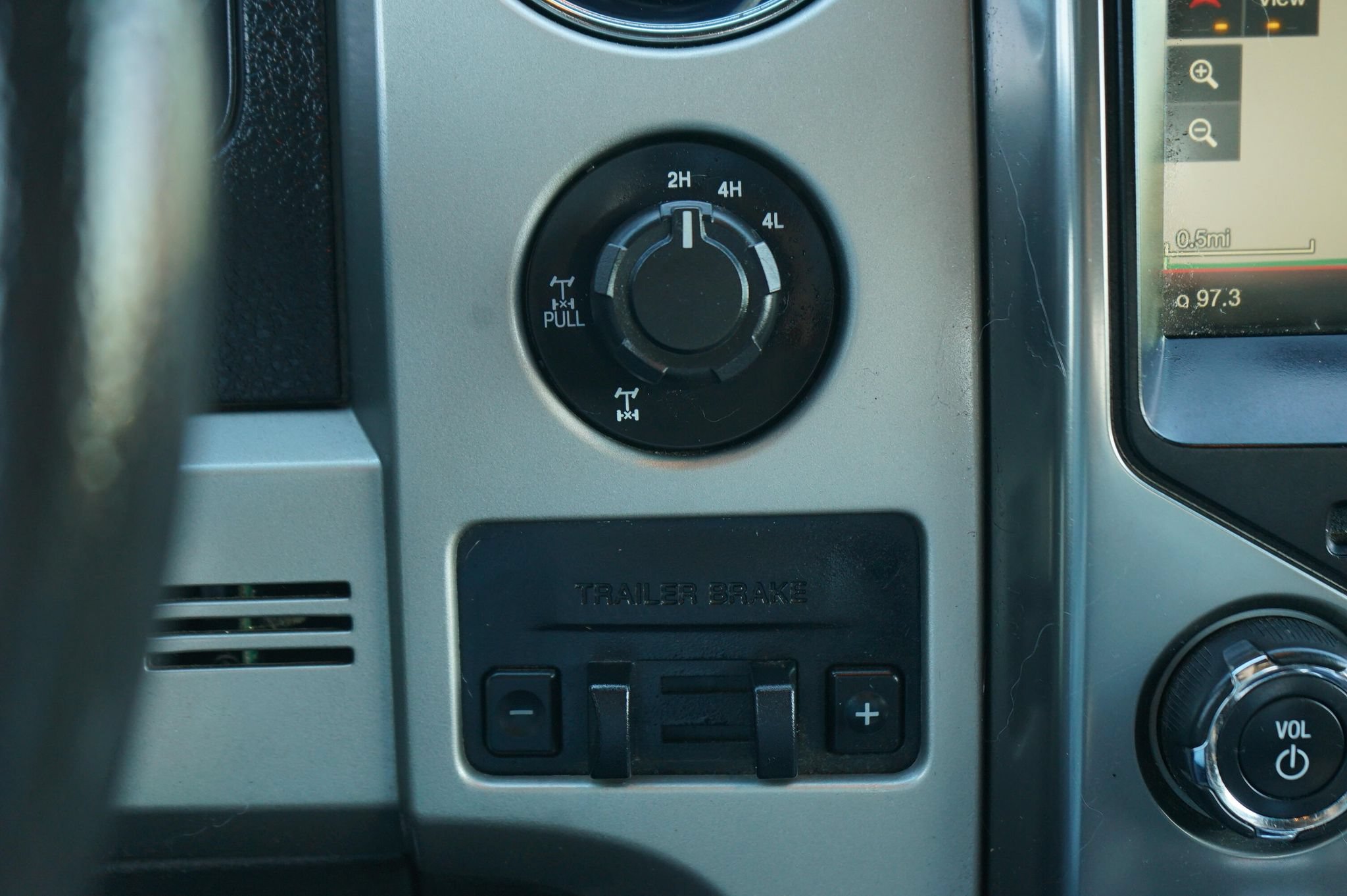 Used 2014 Ford F150 FX4 w/ Equipment Group 402A Luxury AWD/4WD image 19