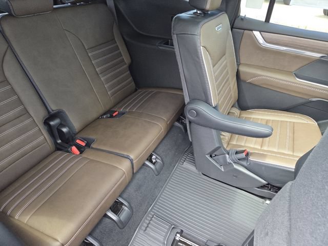 New 2026 GMC Acadia Denali Ultimate w/ LPO, Floor Liner Package AWD/4WD image 30