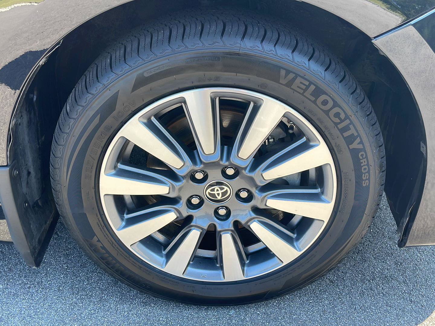 Used 2020 Toyota Sienna Limited Premium FWD image 9
