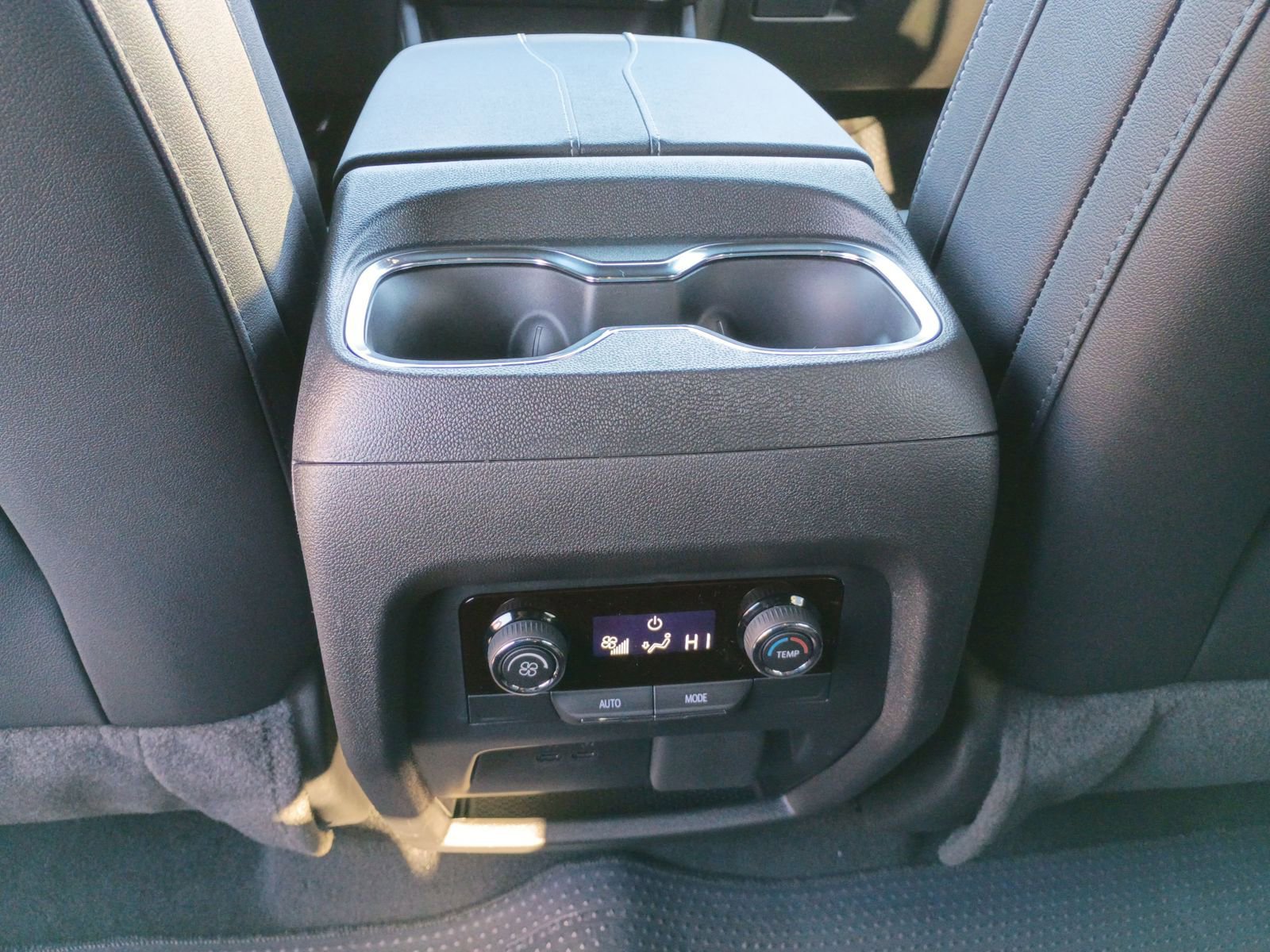 New 2026 Chevrolet Traverse LT w/ Midnight/Sport Edition image 26