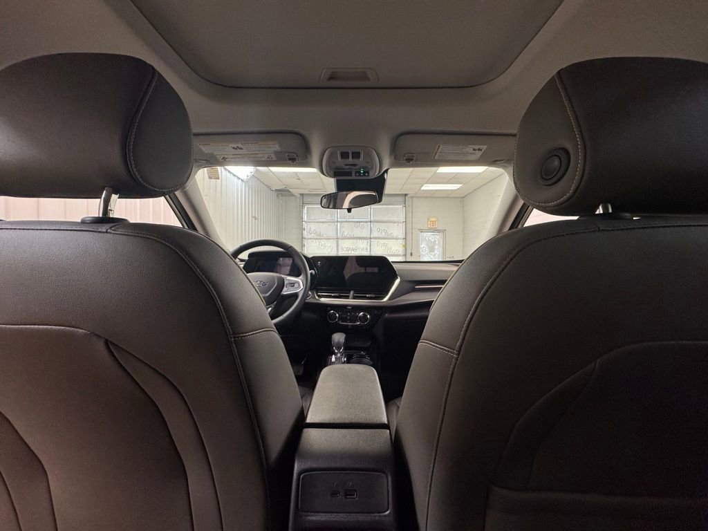 Used 2025 Chevrolet Trax ACTIV w/ Sunroof Package image 19