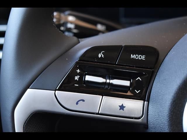 Certified 2025 Hyundai Elantra SEL FWD image 24