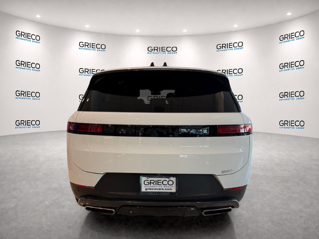 Used 2024 Land Rover Range Rover Sport SE AWD/4WD image 6