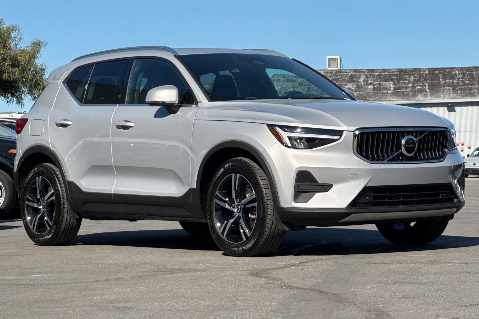 Certified 2025 Volvo XC40 B5 Core AWD/4WD image 10