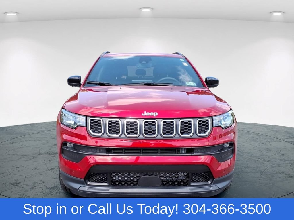 Used 2024 Jeep Compass Latitude AWD/4WD image 3