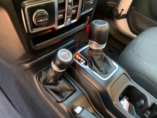 Used 2023 Jeep Gladiator Sport AWD/4WD image 24