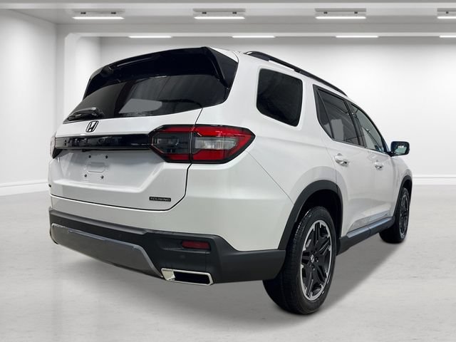 New 2026 Honda Pilot Touring image 3