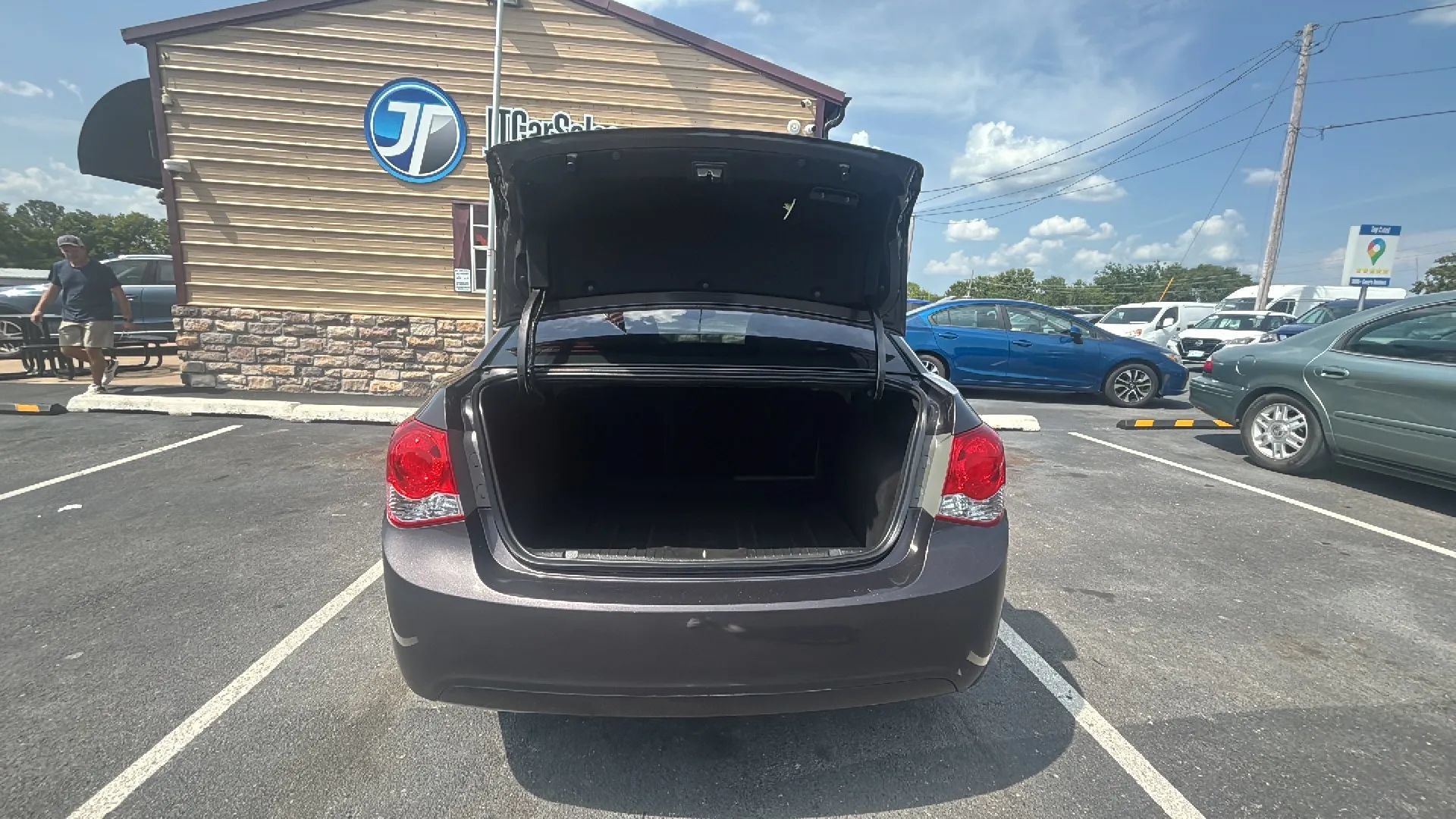 Used 2014 Chevrolet Cruze LS FWD image 16