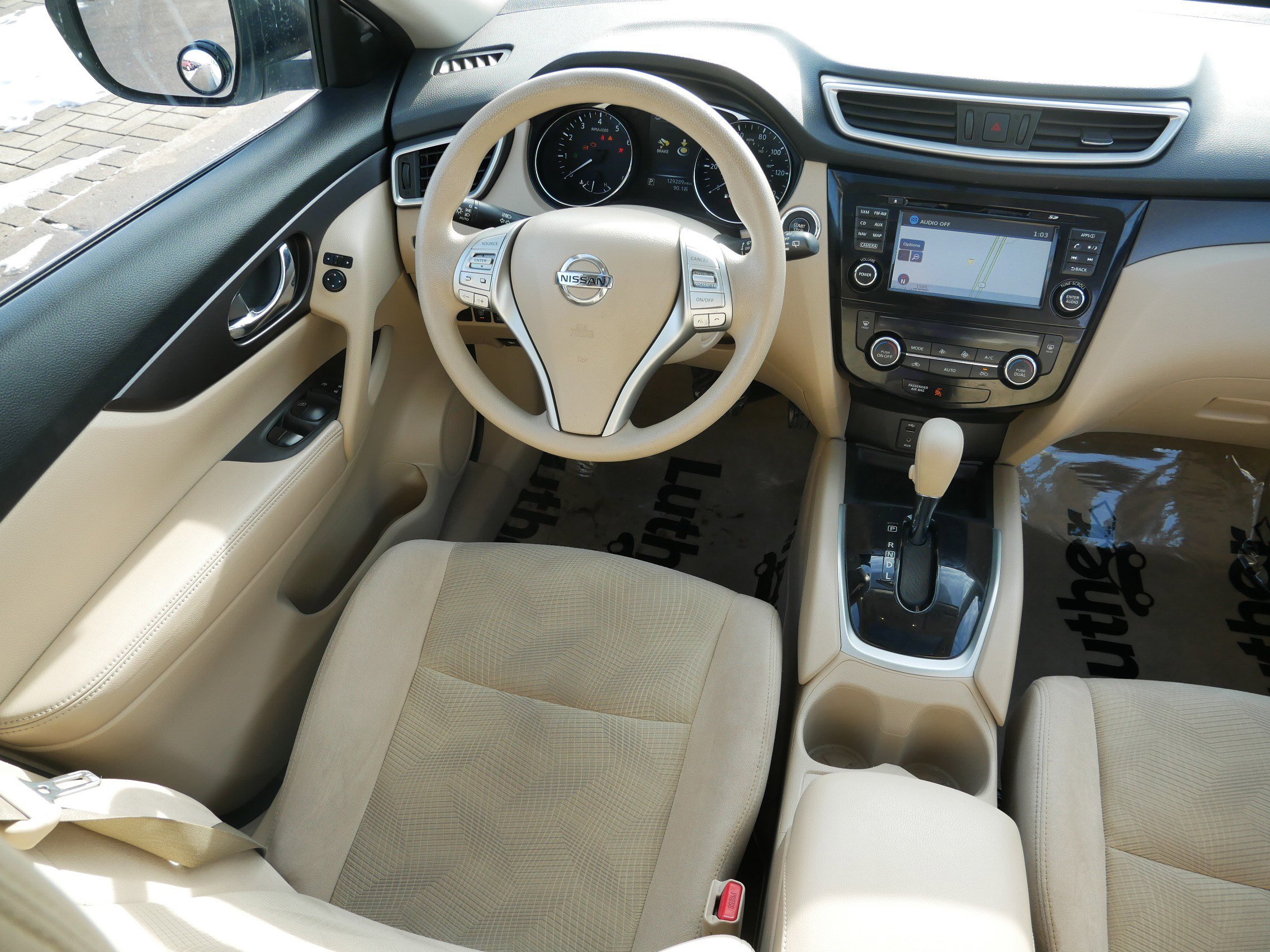 Used 2014 Nissan Rogue SV w/ SV Premium Package image 9