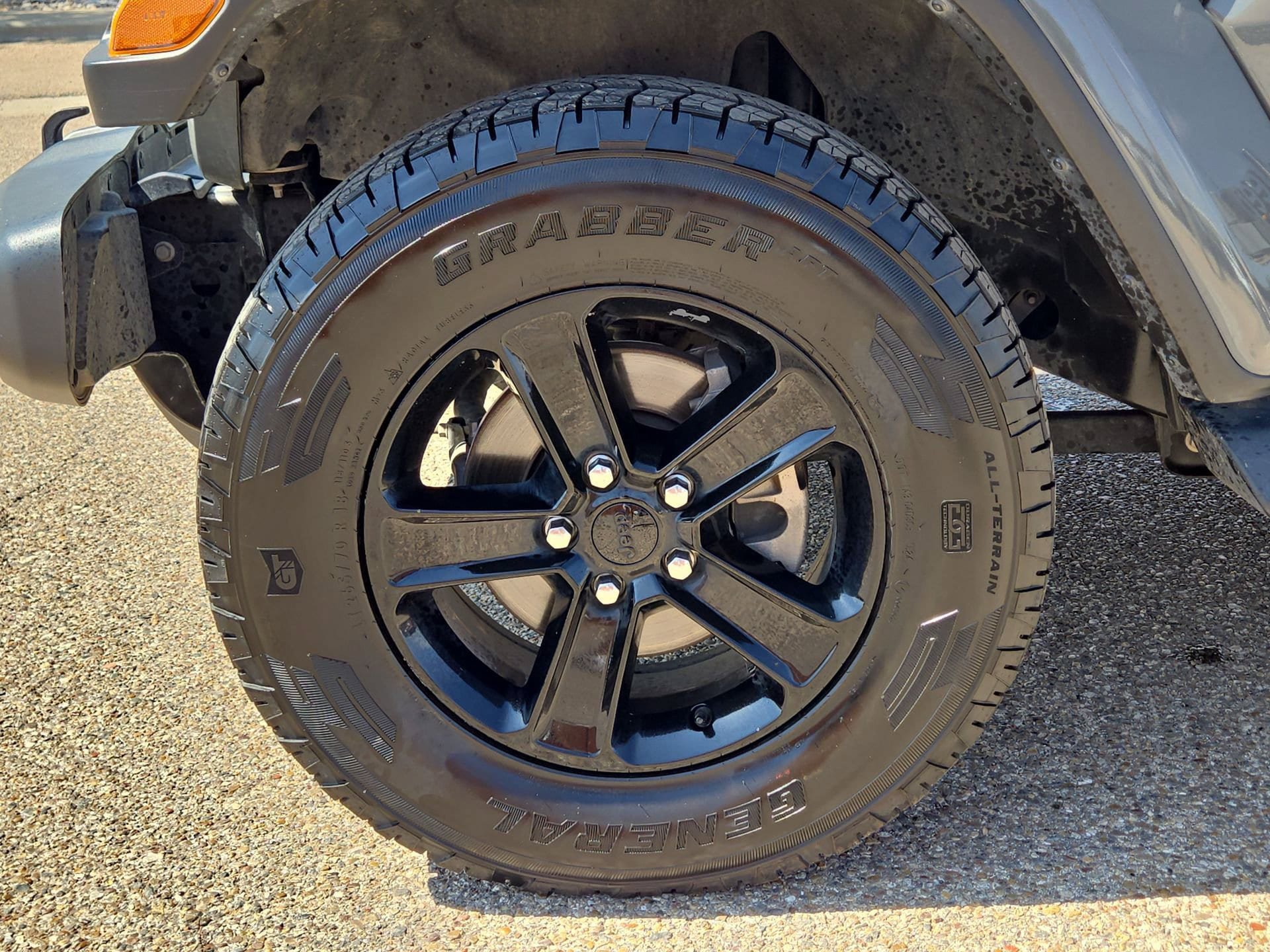 Used 2021 Jeep Wrangler Unlimited Sahara AWD/4WD image 11