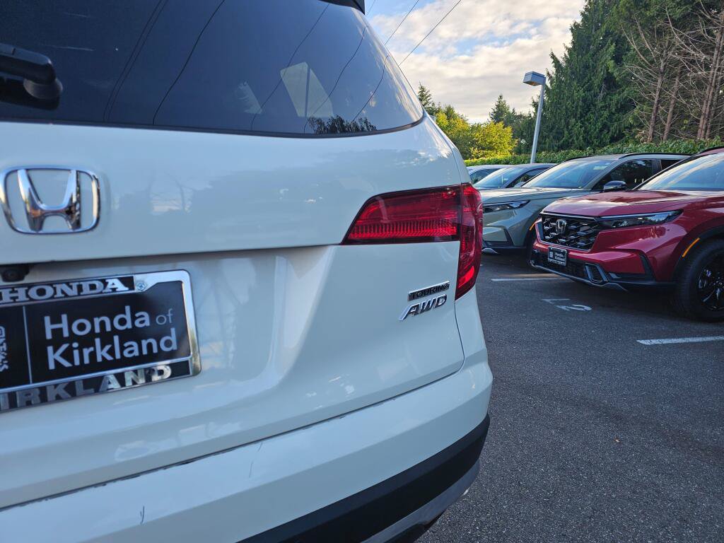 Certified 2018 Honda Pilot Touring image 18