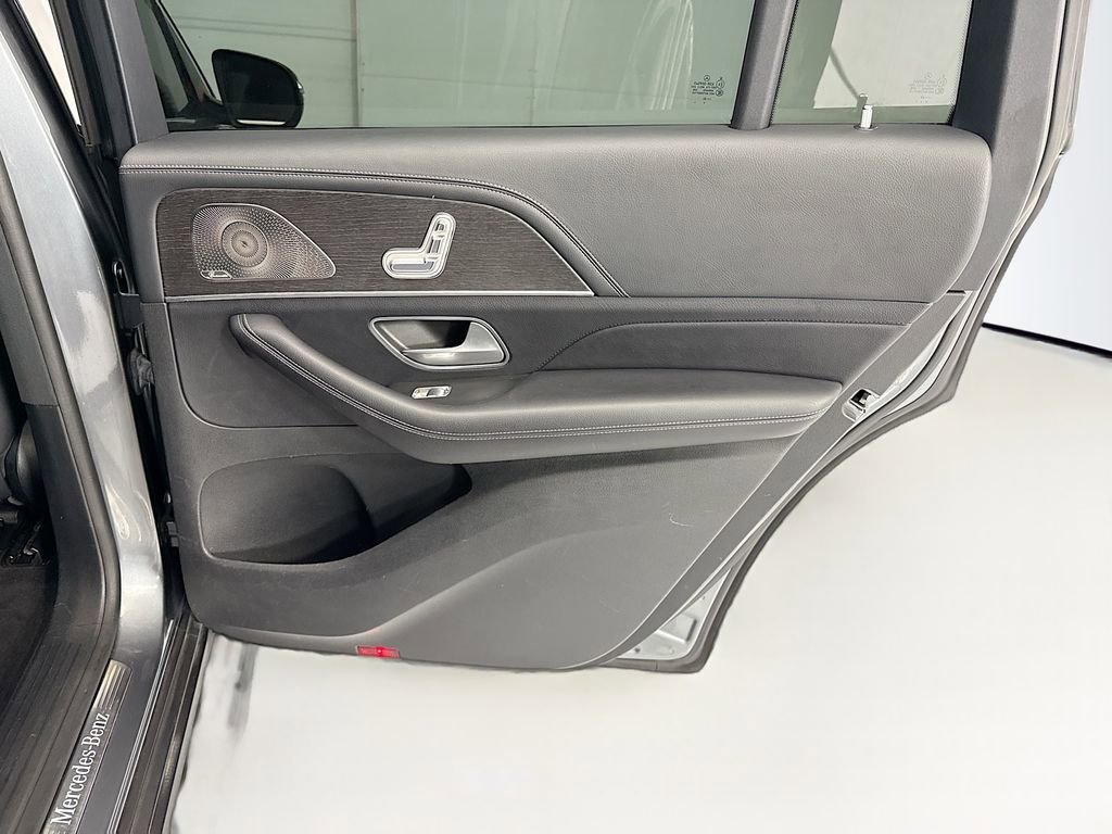 Used 2022 Mercedes-Benz GLS 450 4MATIC image 26