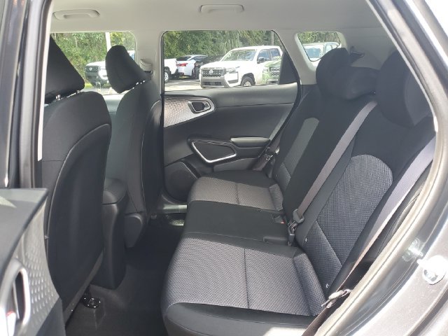 Used 2025 Kia Soul LX w/ LX Technology Package FWD image 10