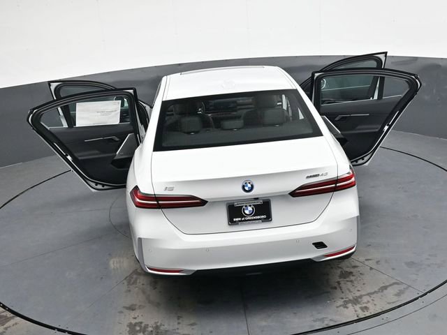 New 2026 BMW i5 eDrive40 RWD image 43