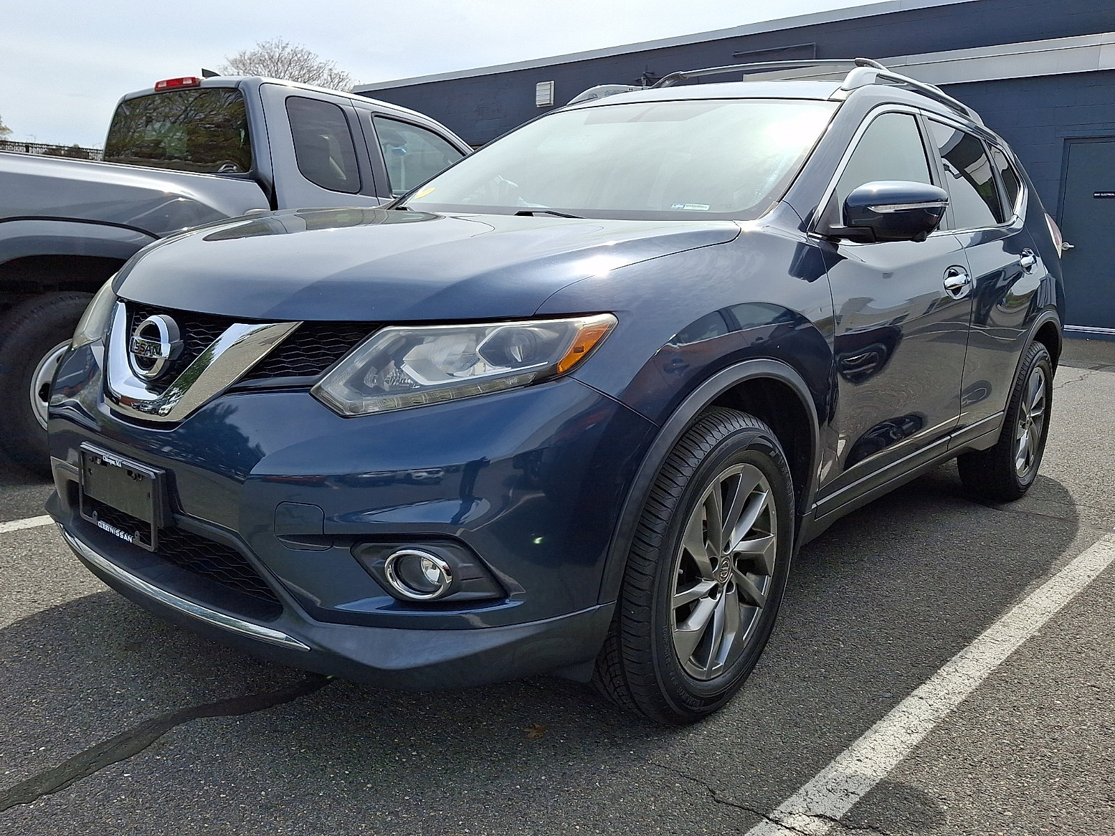 Used 2015 Nissan Rogue SL w/ SL Premium Package AWD/4WD image 2