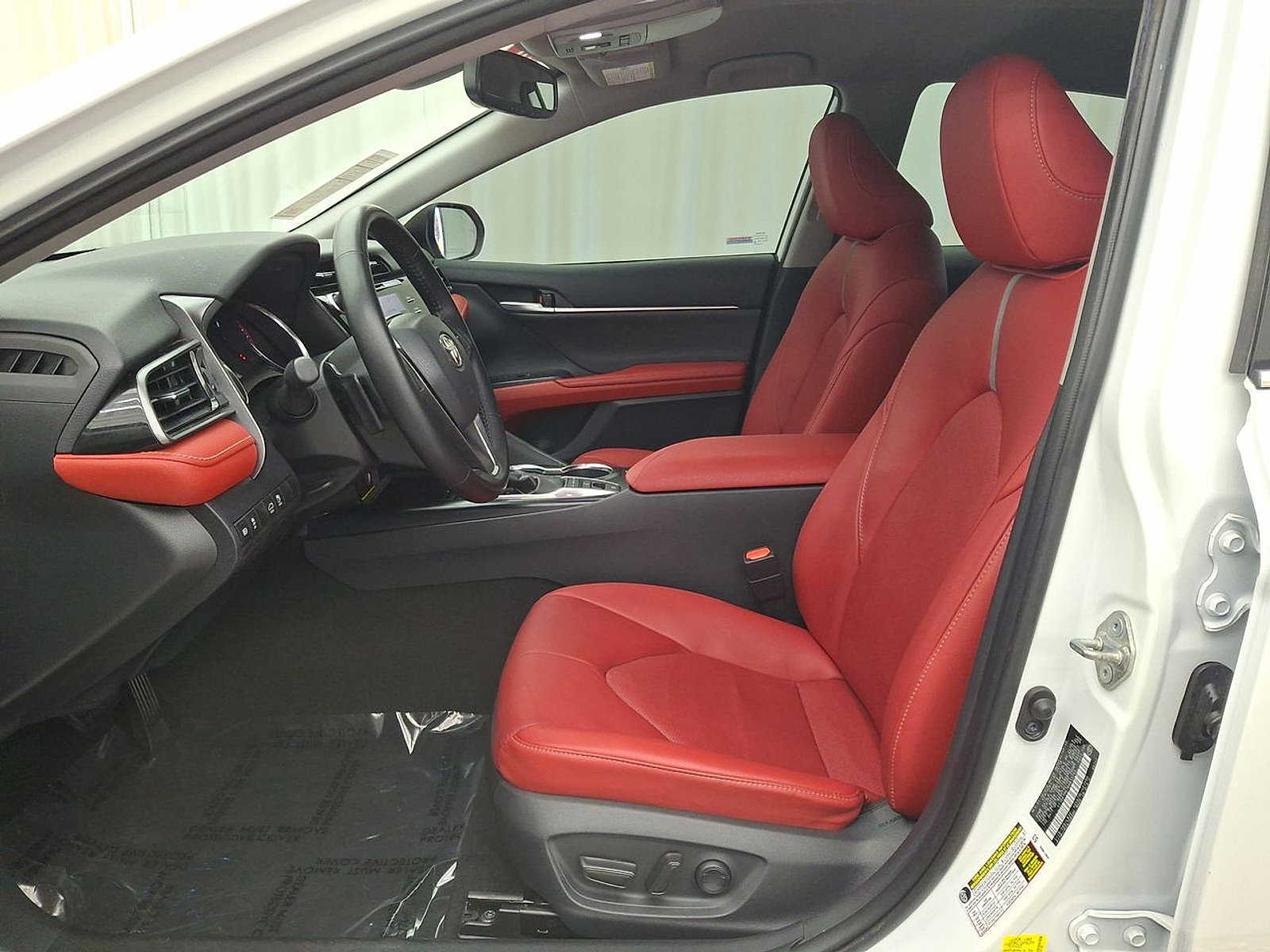 Used 2019 Toyota Camry XSE FWD image 11