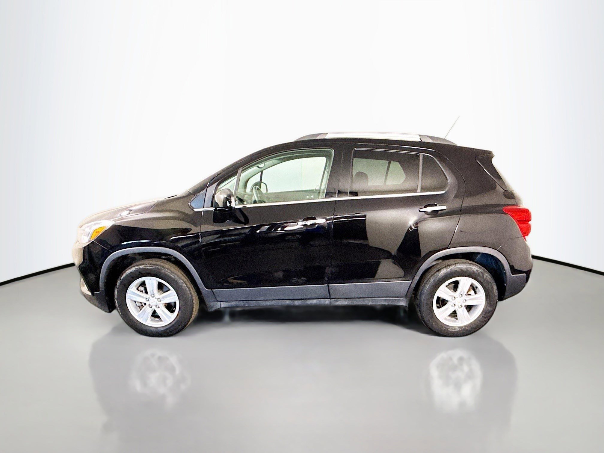 Used 2019 Chevrolet Trax LT w/ LT Convenience Package AWD/4WD image 6