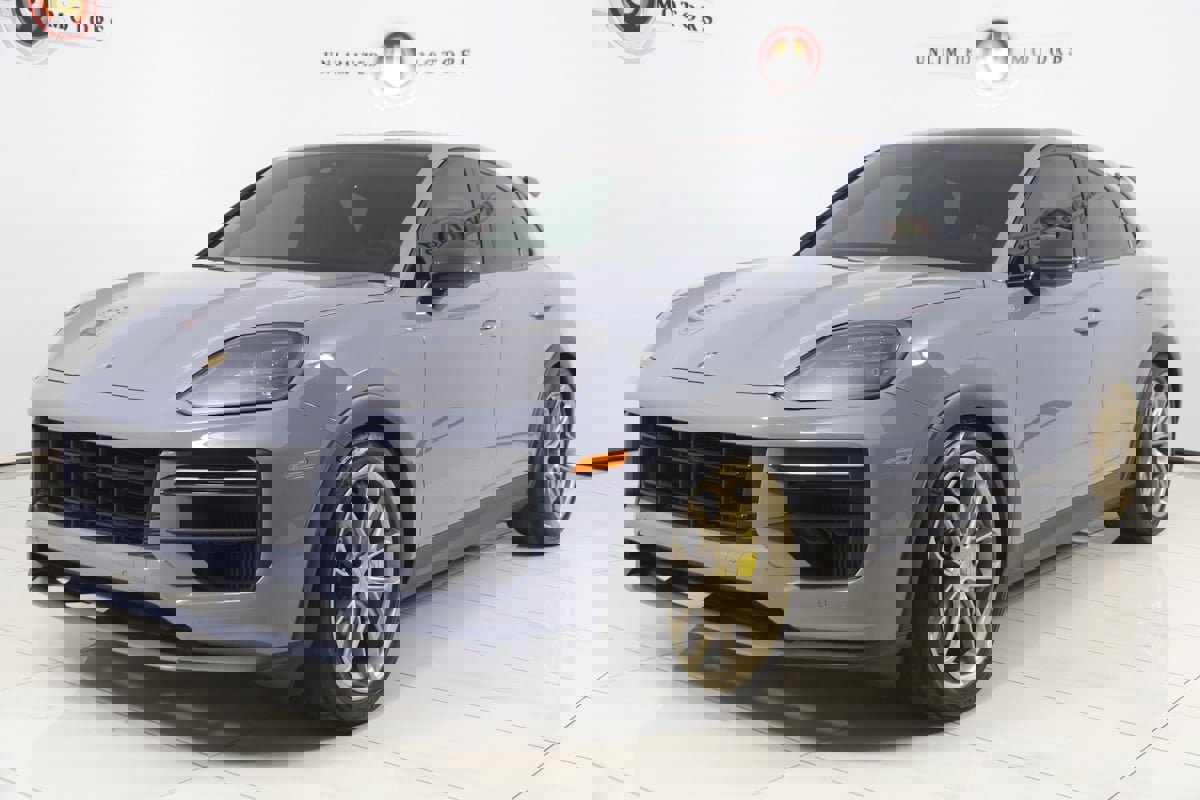 Used 2024 Porsche Cayenne Turbo GT image 5