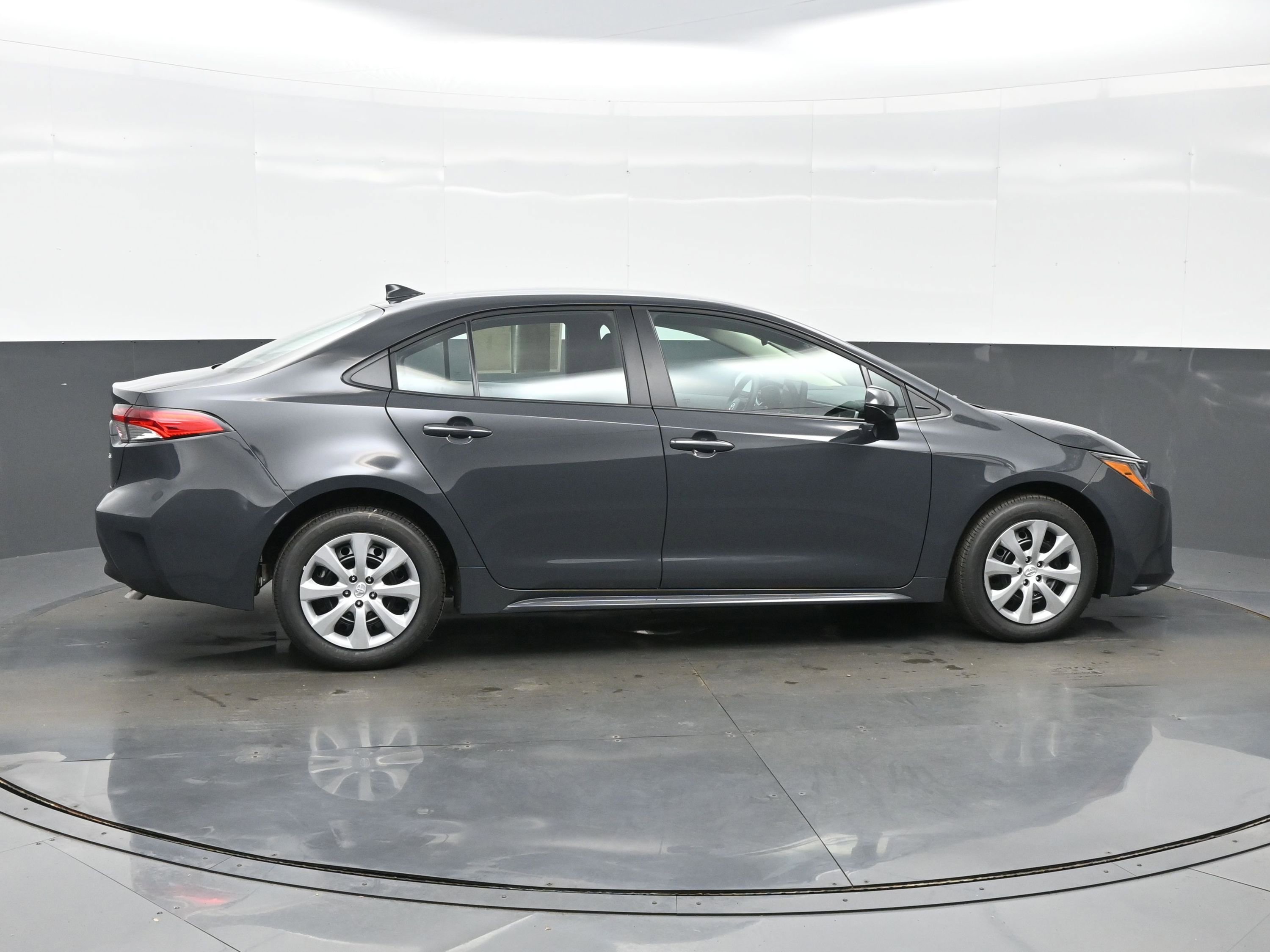 Used 2026 Toyota Corolla LE FWD image 7