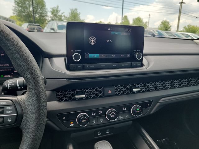 Certified 2025 Honda Accord SE image 18