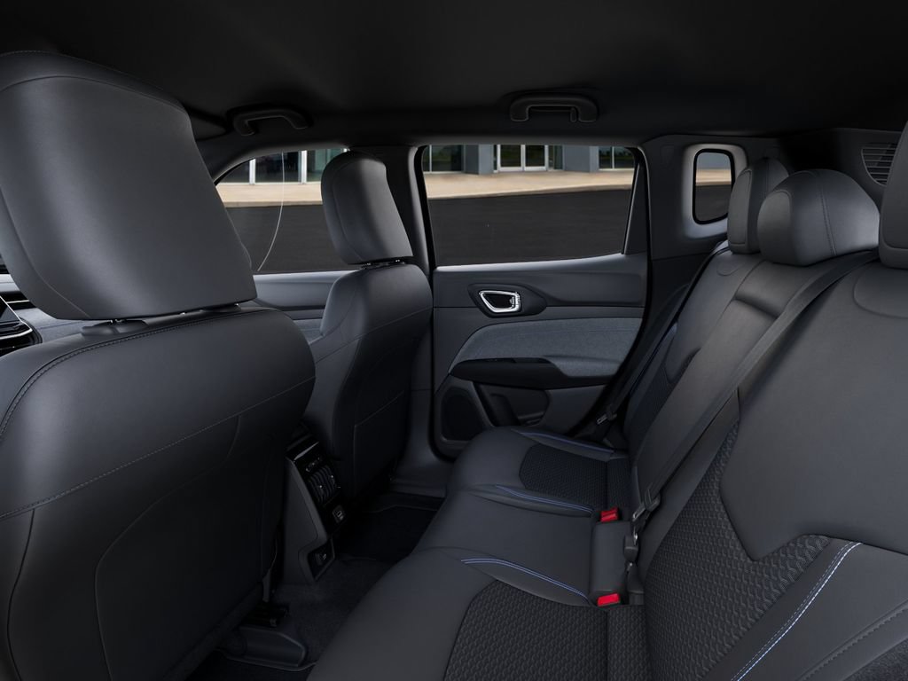 New 2026 Jeep Compass Latitude AWD/4WD image 23