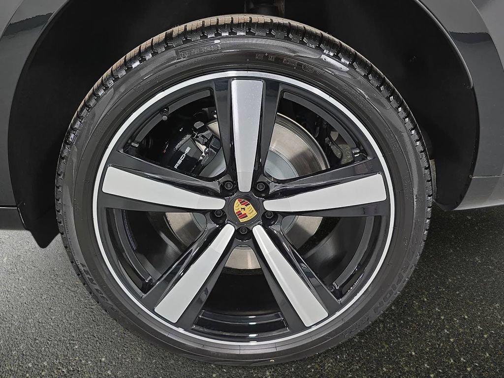 New 2026 Porsche Macan GTS AWD/4WD image 26