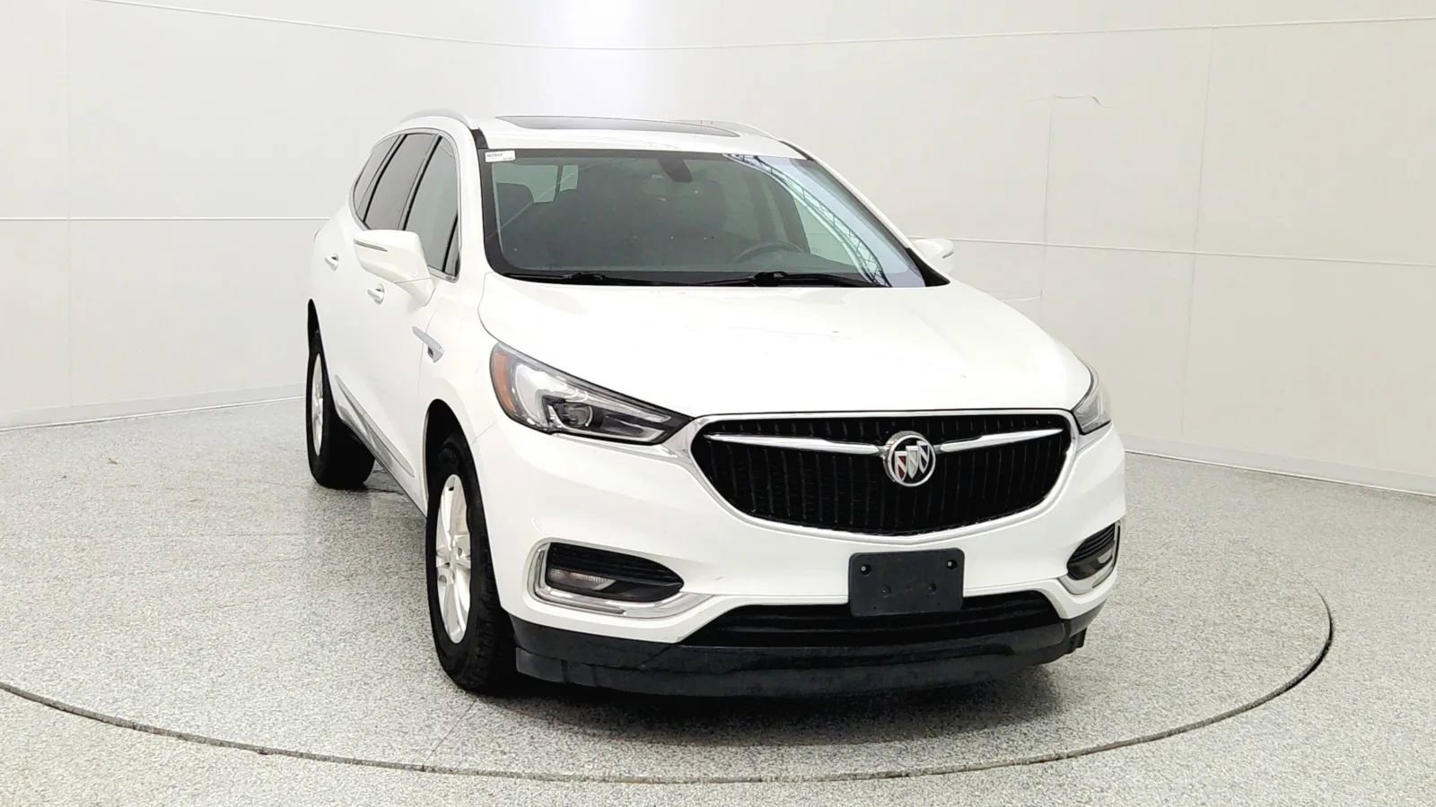 Used 2019 Buick Enclave Essence image 2