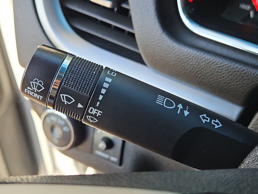 Used 2017 Chevrolet Traverse LT w/ Style and Technology Package FWD image 24