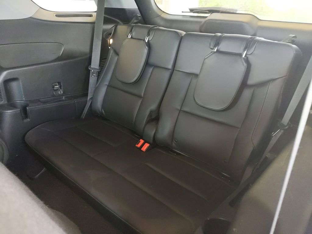 Used 2022 Ford Explorer XLT w/ Equipment Group 202A AWD/4WD image 15
