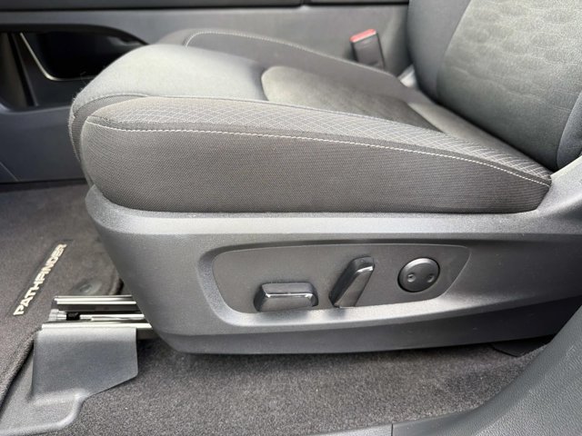 Used 2026 Nissan Pathfinder SV FWD image 10