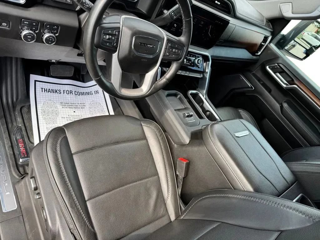 Used 2024 GMC Sierra 3500 Denali w/ Denali Reserve Package AWD/4WD image 10