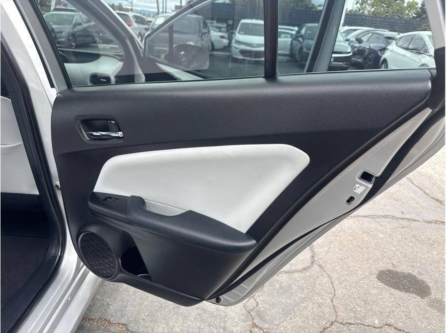 Used 2019 Toyota Prius XLE w/ Carpet Mat Package FWD image 29
