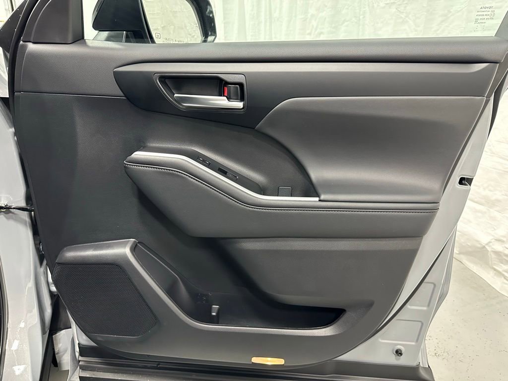 Used 2025 Toyota Highlander XSE image 63