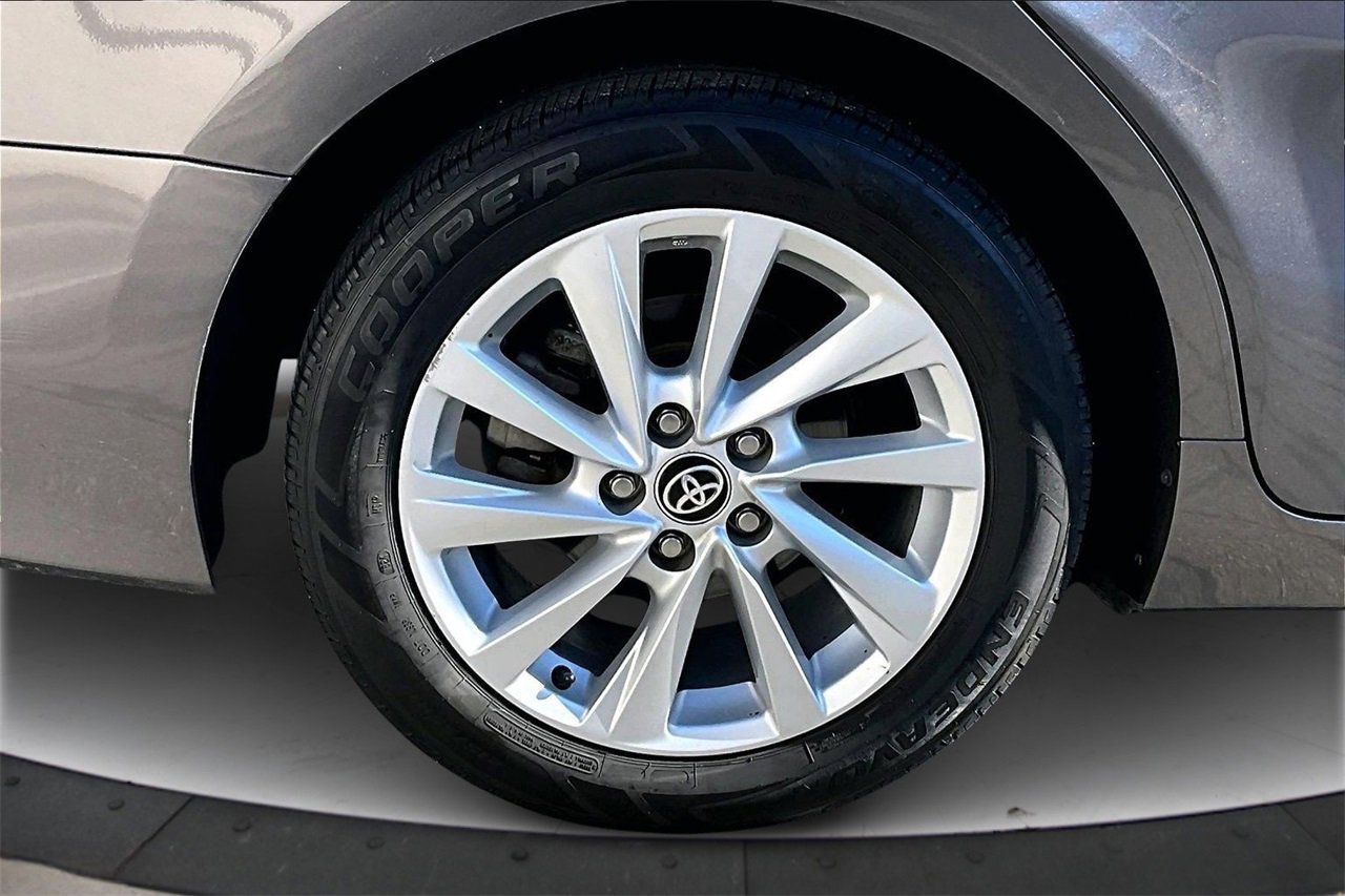 Used 2023 Toyota Camry LE image 32