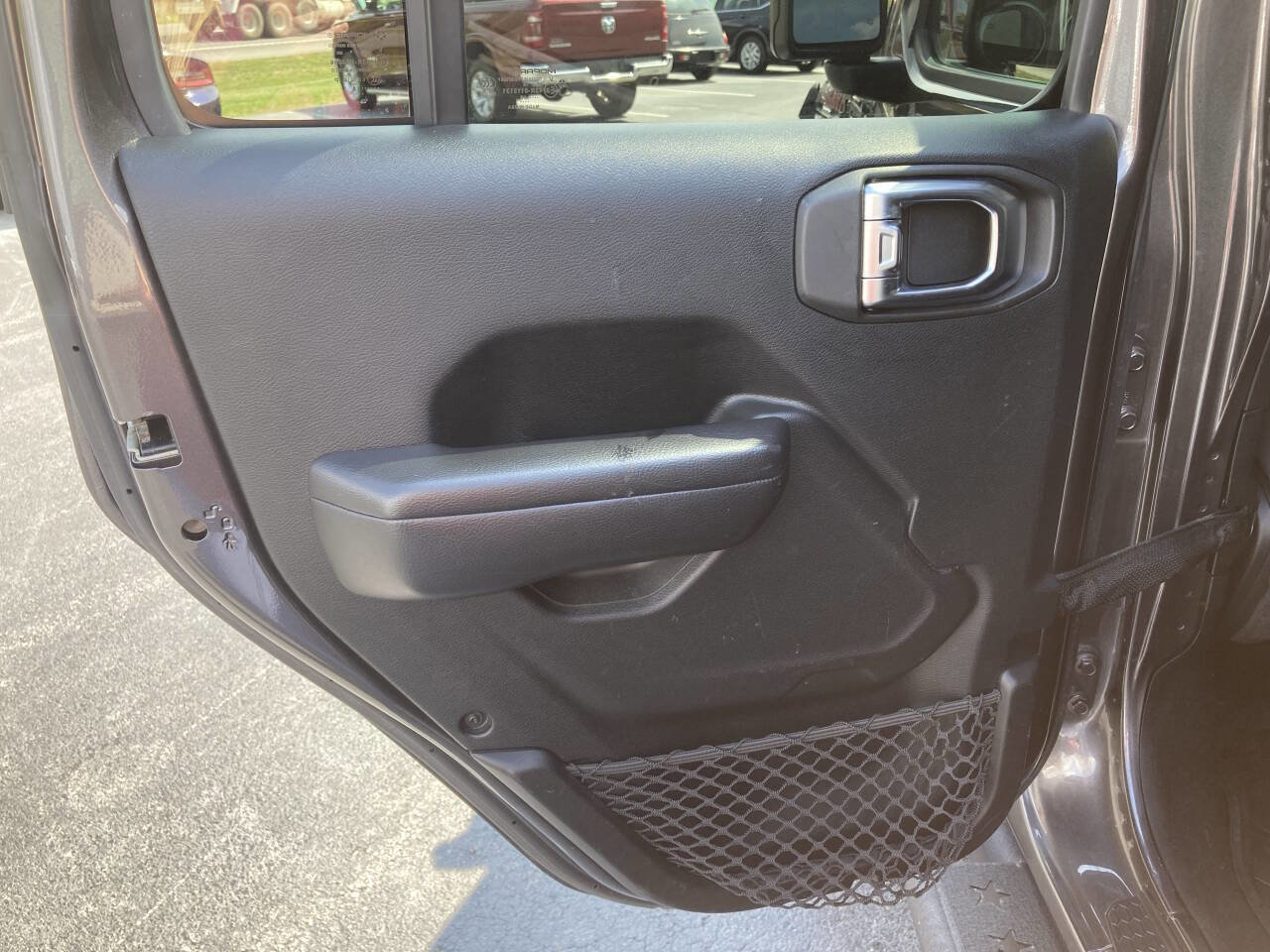 Used 2018 Jeep Wrangler Unlimited Sport S image 15