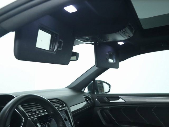 Used 2024 Volkswagen Tiguan SE R-Line AWD/4WD image 20